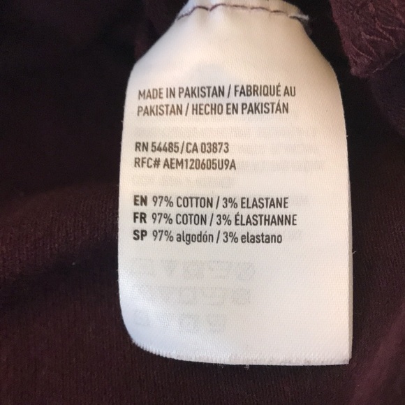 COPY - Maroon colored American Eagle outfitters collared shirt. - Picture 3 of 4
